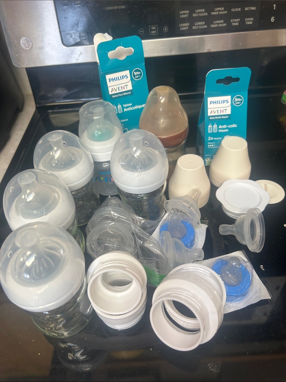 Philips Avent Baby Bottle Set with Nipples - Clear & White
